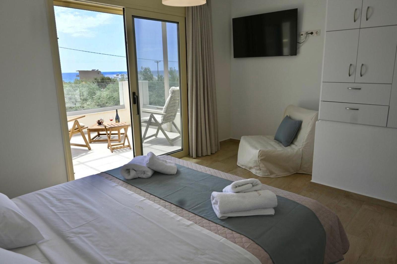 Vegera Holiday Homes Плакиас Екстериор снимка